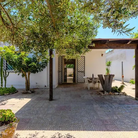 Holiday home Ottavia Torre Lapillo